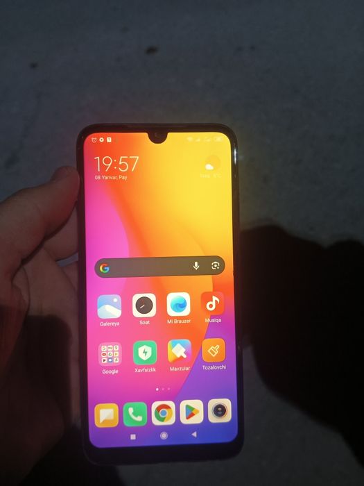 Redmi 7 koʻk 4/64 gb
