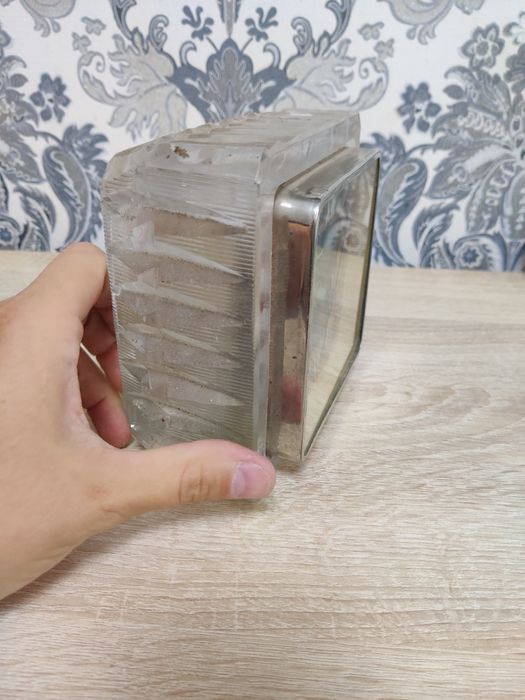 Продаю настольные часы Маяк