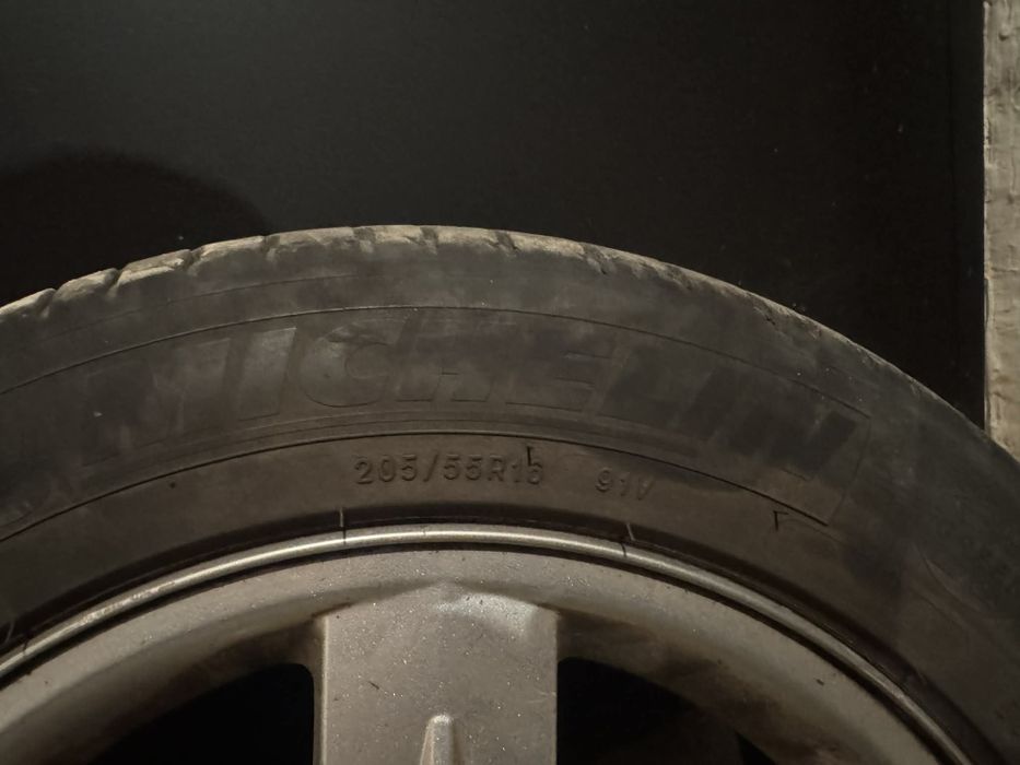 4 бр. Летни гуми Michelin 205/55 R16 с алуминиеви джанти Renault