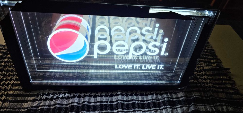 reclama luminoasa pepsi