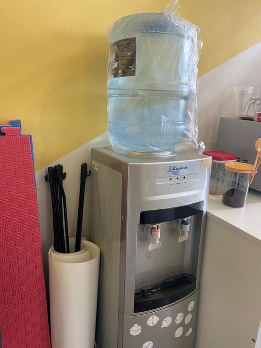 Куллер продам с бутылками