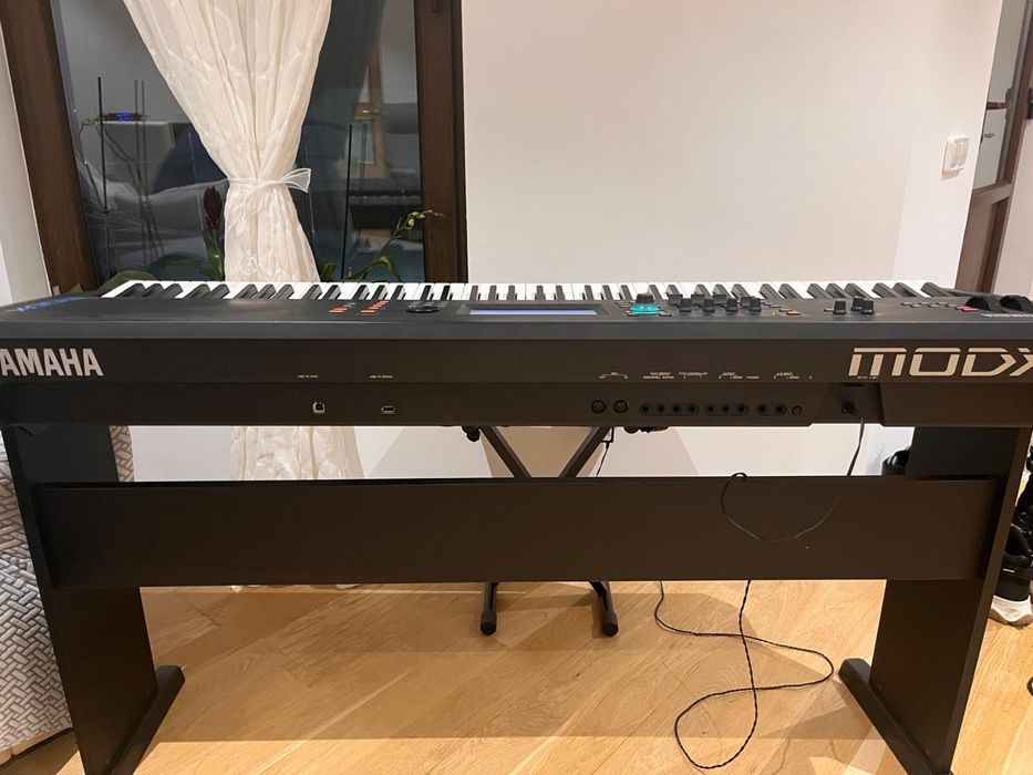 Pian digital Yamaha MODX8