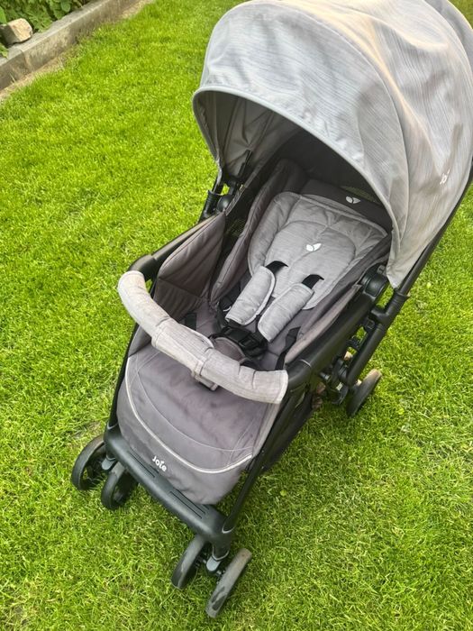 Коляска прогулочная Joie Mirus