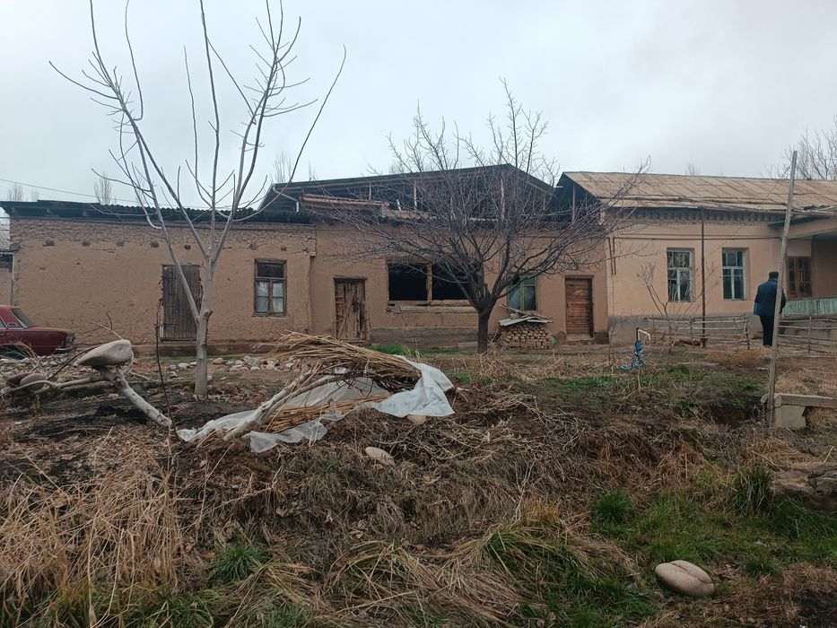 Qibrayda Hovli  tez sotiladi