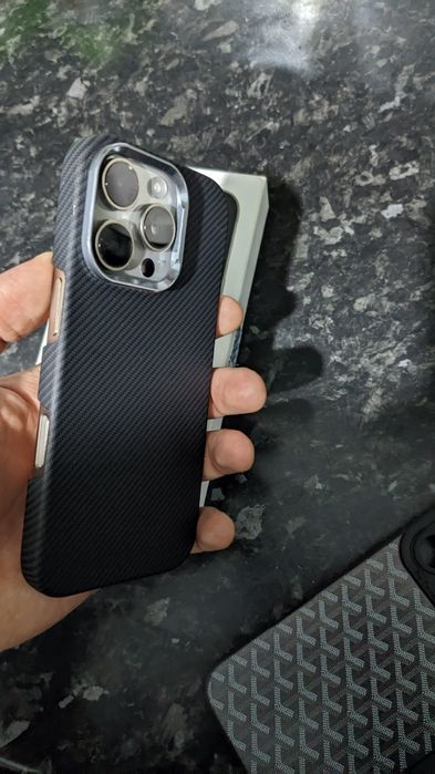 Продам Iphone 16 pro