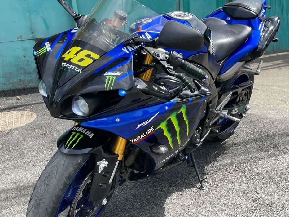 Yamaha r1 линза 2011