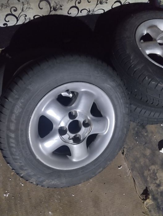 Продам комплект диски с шинами