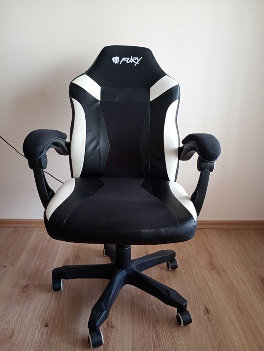 Офис стол/ геймърски стол Gaming Fury Avenger M