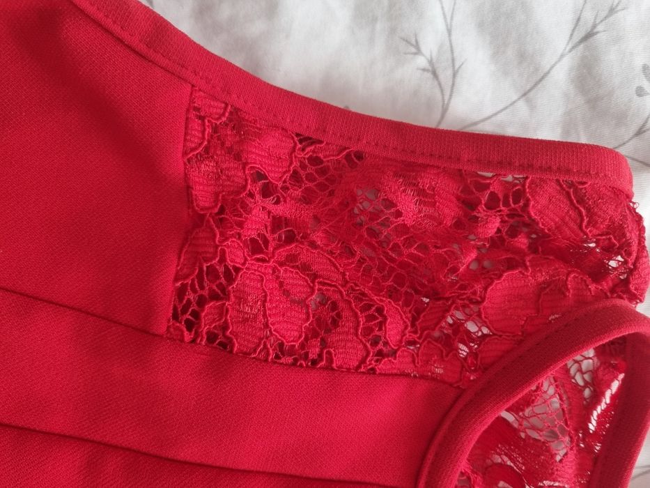 Rosu de revelion! Top Peplum H&M