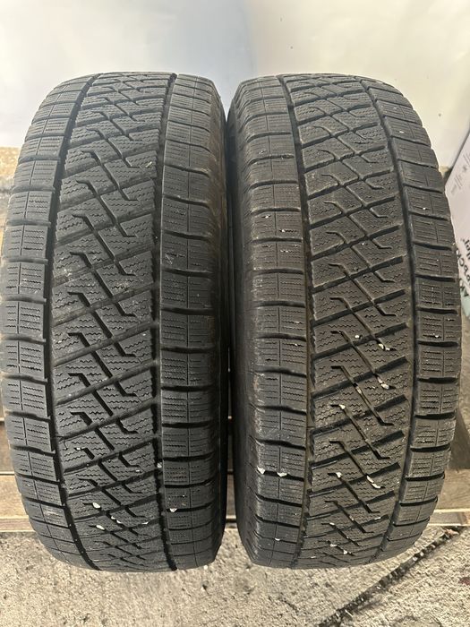 215/65/16c за бус Lassa 2бр дот22