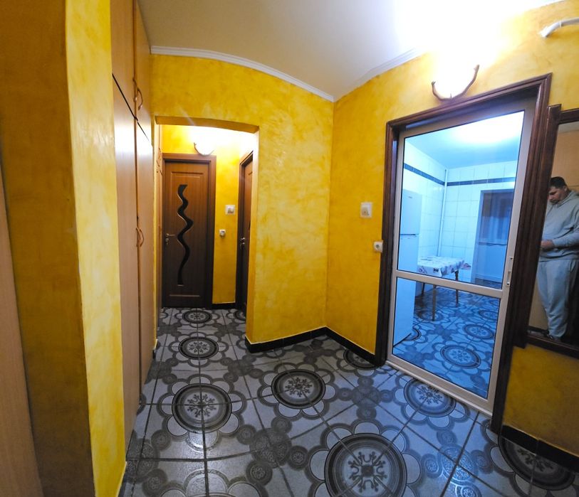 Vand apartament 2 camere decomandate, Micro 16.