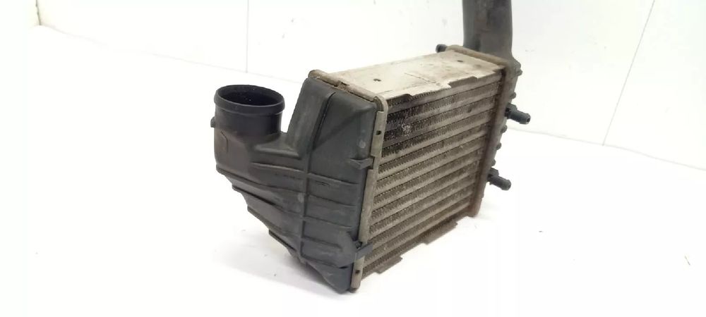 Radiator intercooler Volkswagen Passat Variant 2005 AKN 059145806