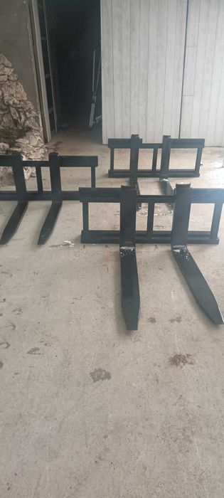 Продавам вилици за бобкат