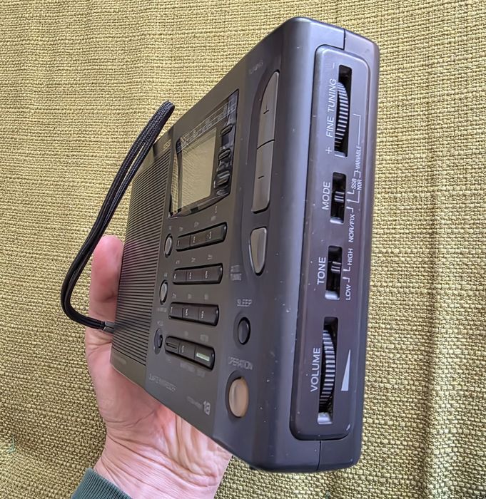 Radio Receptor Panasonic RF-B45 Fm Lw Mw Sw ssb Receive Portabil