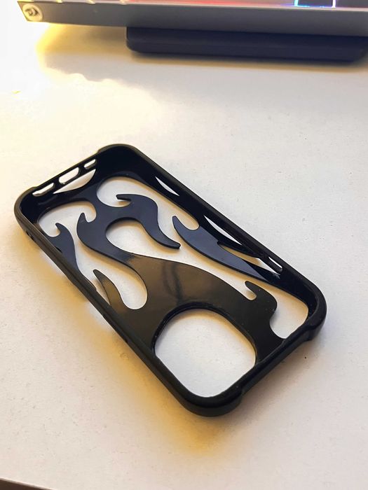 Husă De IPhone 13 cu design hollow case