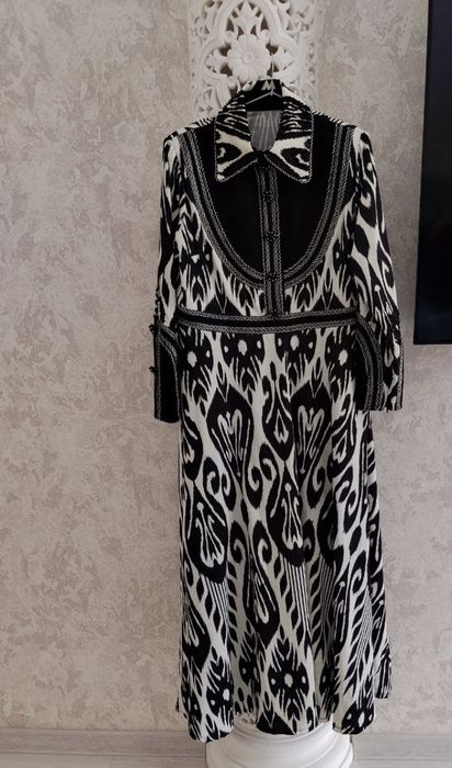 Аеллар туй либослари сотилади.