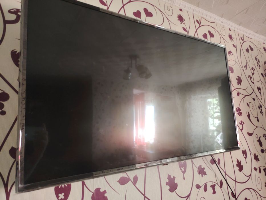 Телевизор LG продам