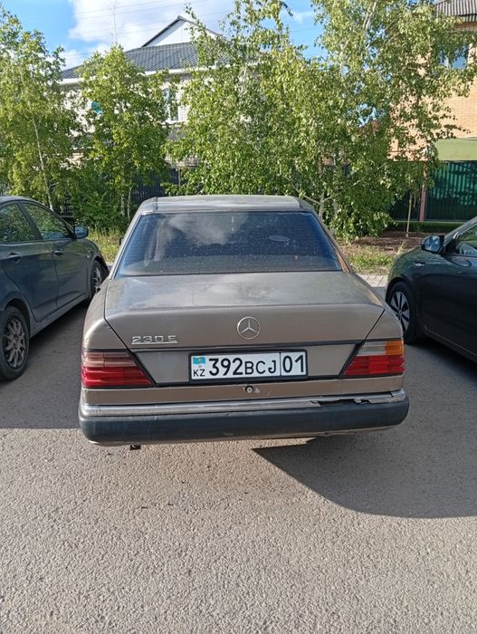 Мерседес 124 2.3