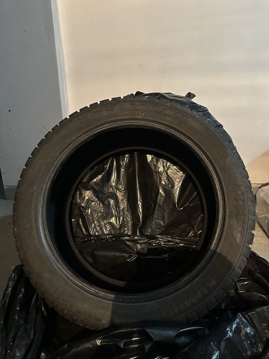 235/45/18 липучка в отличном состоянии