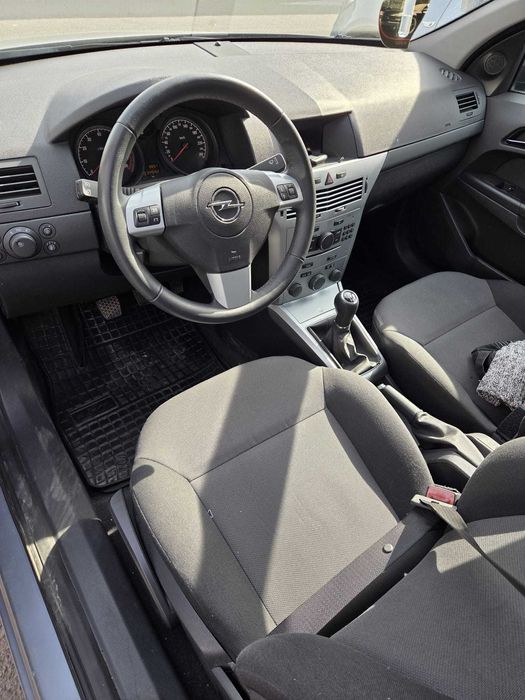 opel astra h 1,6 benzina