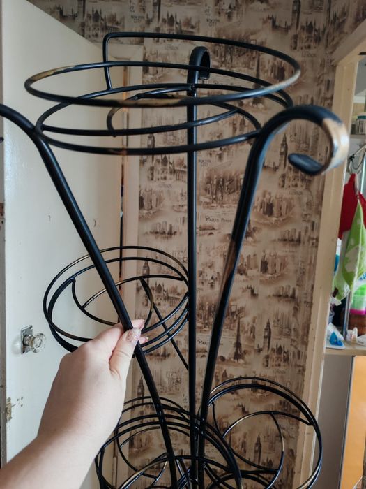 Продам цветочную стойку