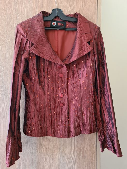 Дамски  костюм(пола и сако)