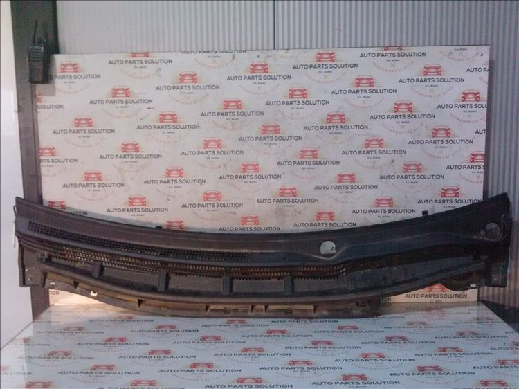 grila parbriz toyota prius