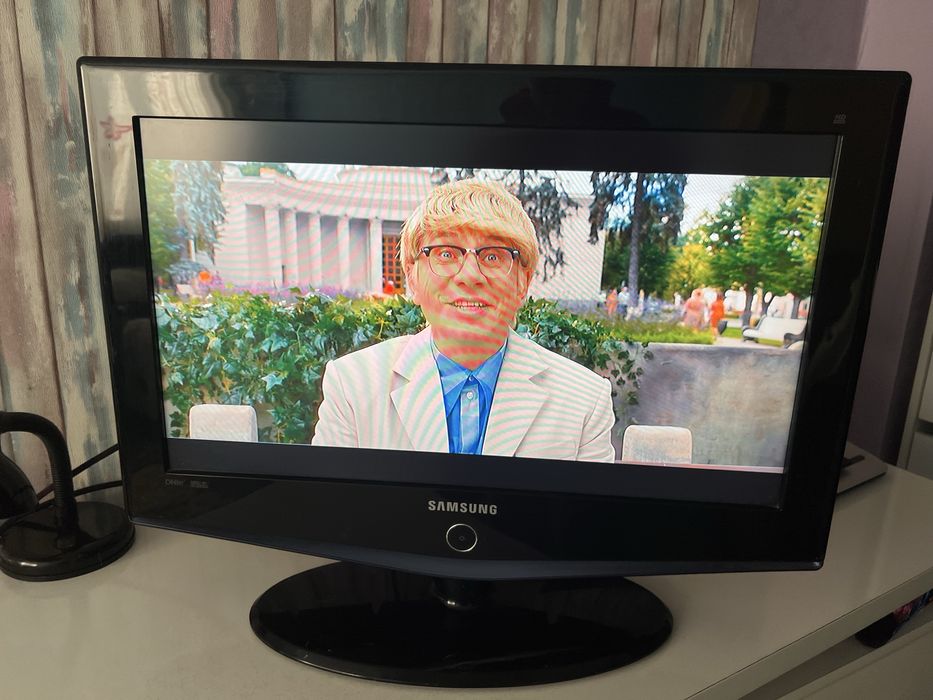 Телевизор Samsung Самсунг 26 дюймов (66см)