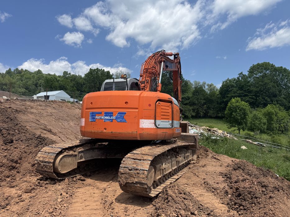 Excavator kobelco 22 tone , Lama buldozer , cupa 1,2 mc , motor isuzu
