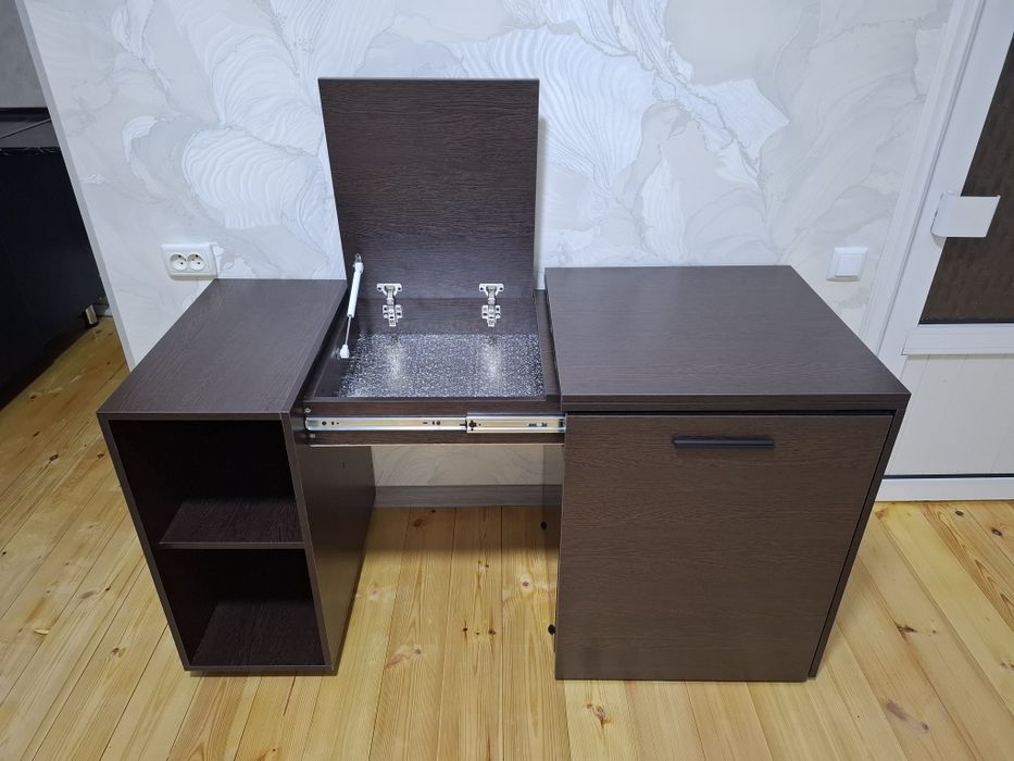 Офисни и учебний столик