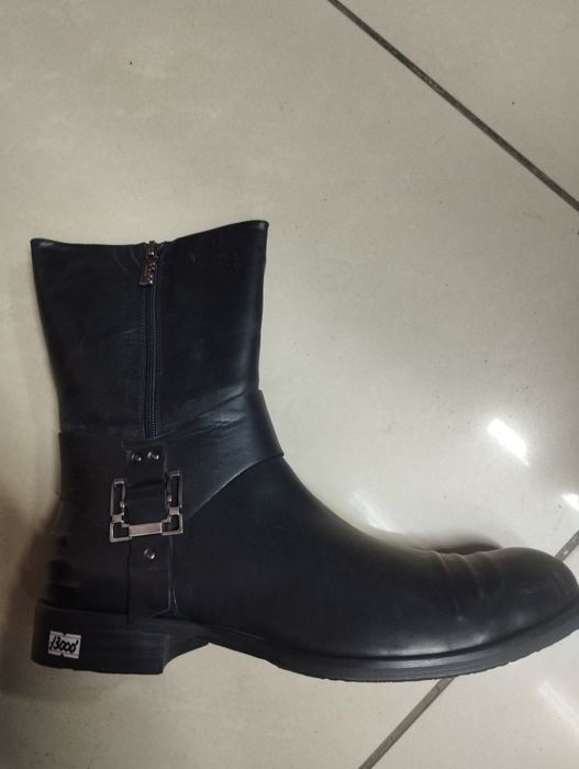 Продам мужские туфли