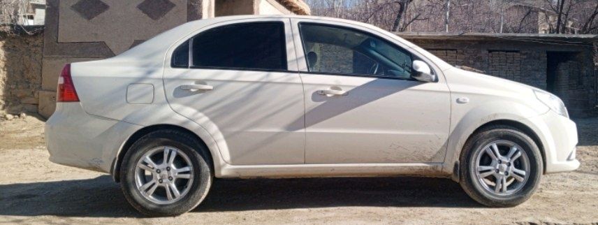 Ravon Nexia 3 sotiladi