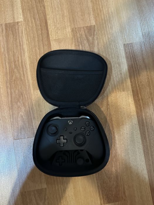 Продавам Xbox Elite Wireless Controller Series 2