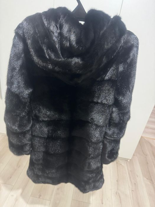 Продам норковую шубу