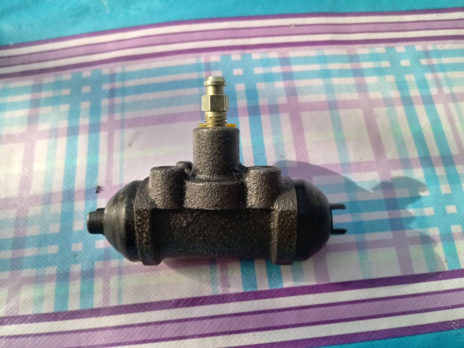 Продаётся абсолютно новый рабочий цилиндр заднего колеса MAZDA 626.