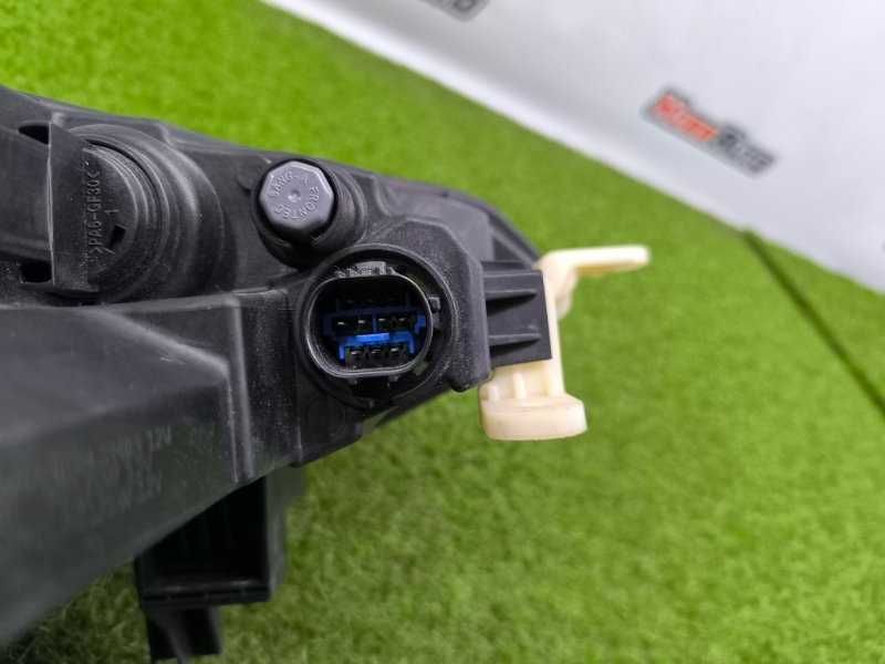 Фара галогеновая Hyundai Sonata 8 лев. (б/у)