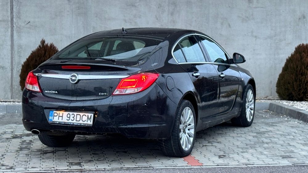 Opel Insignia 2.0 TDCi/ Anul 2010/ Navi / Clima/ 2499 Euro Neg