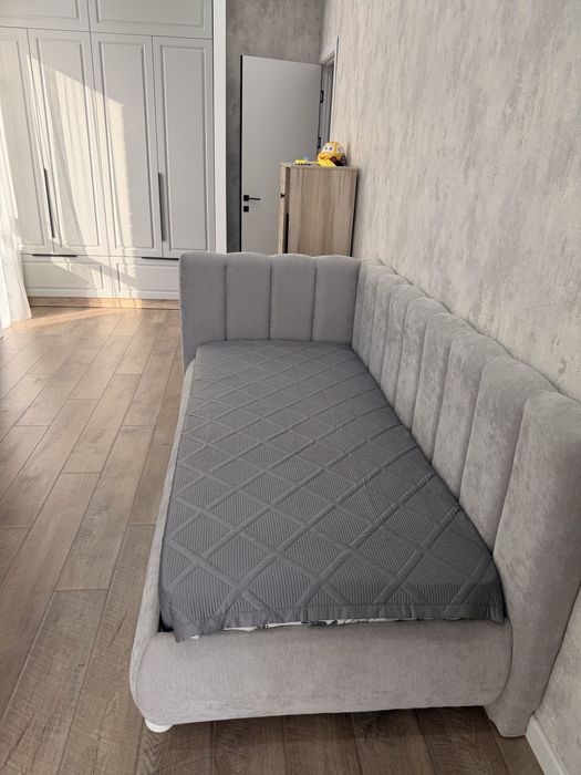 Кровать детская и подростковая полуторка