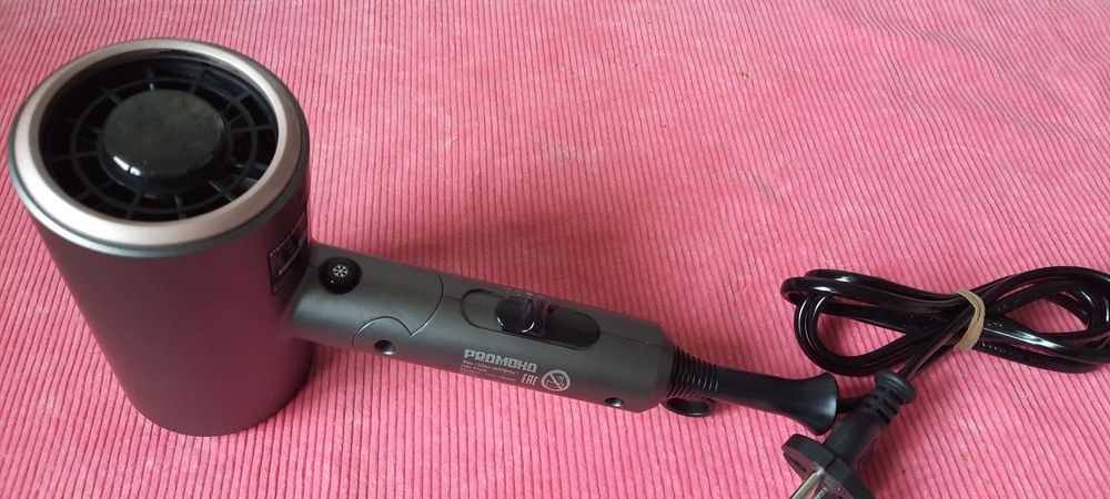 Модель REDMOND fashion style фень