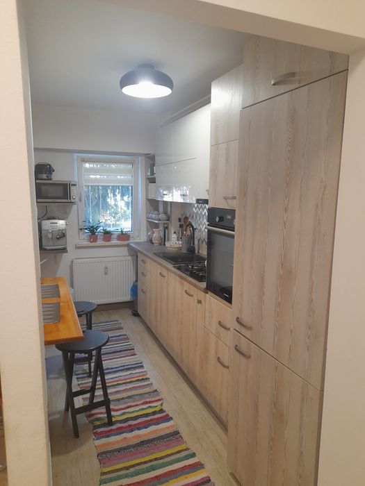 Inchiriez apartament