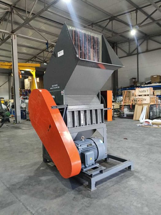 Дробилка со шнеком + двигателем 1000