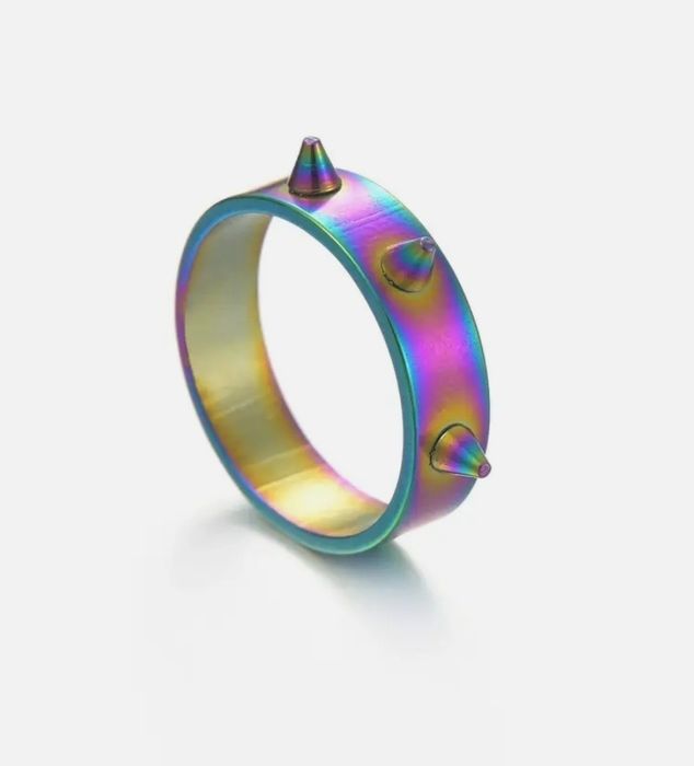 Новый Кольцо с шипами