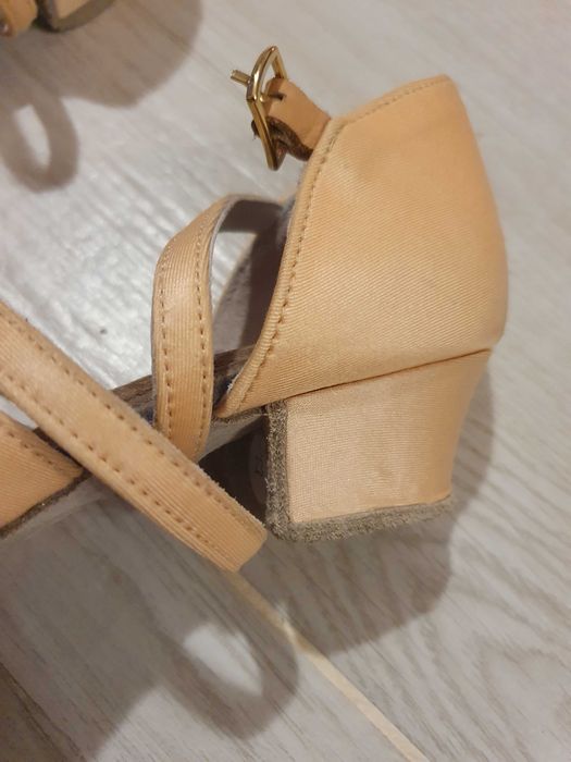 Sandale dans sportiv satin