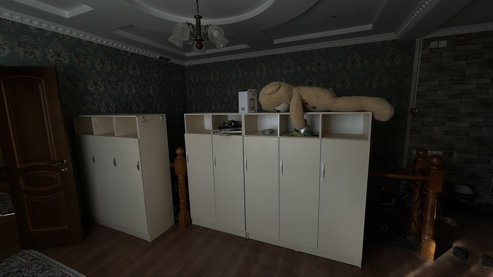 Шкафы и парты для школы