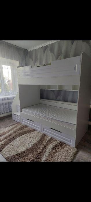 Продам кровать двухъярусную