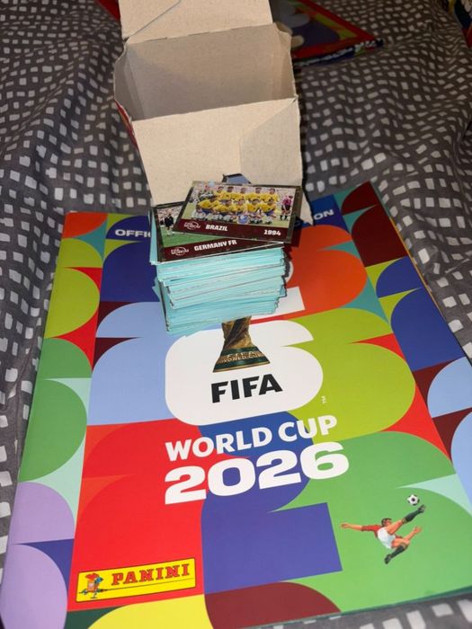 Vând stickere Panini FIFA WORLD CUP 2026 +Alphonso Davies Extra Sticker