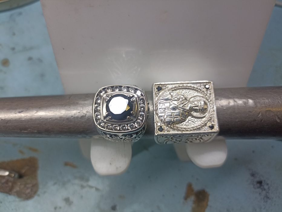 Продам серебряные мужские печатки