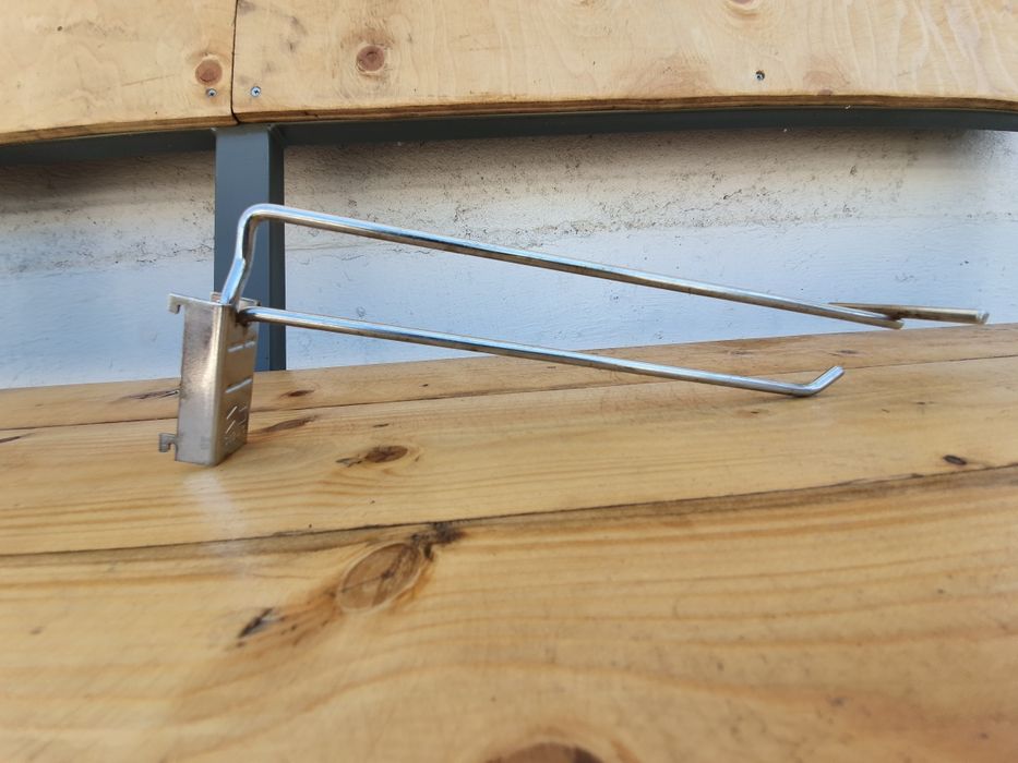 Куки за стелажи и перфо гръбче