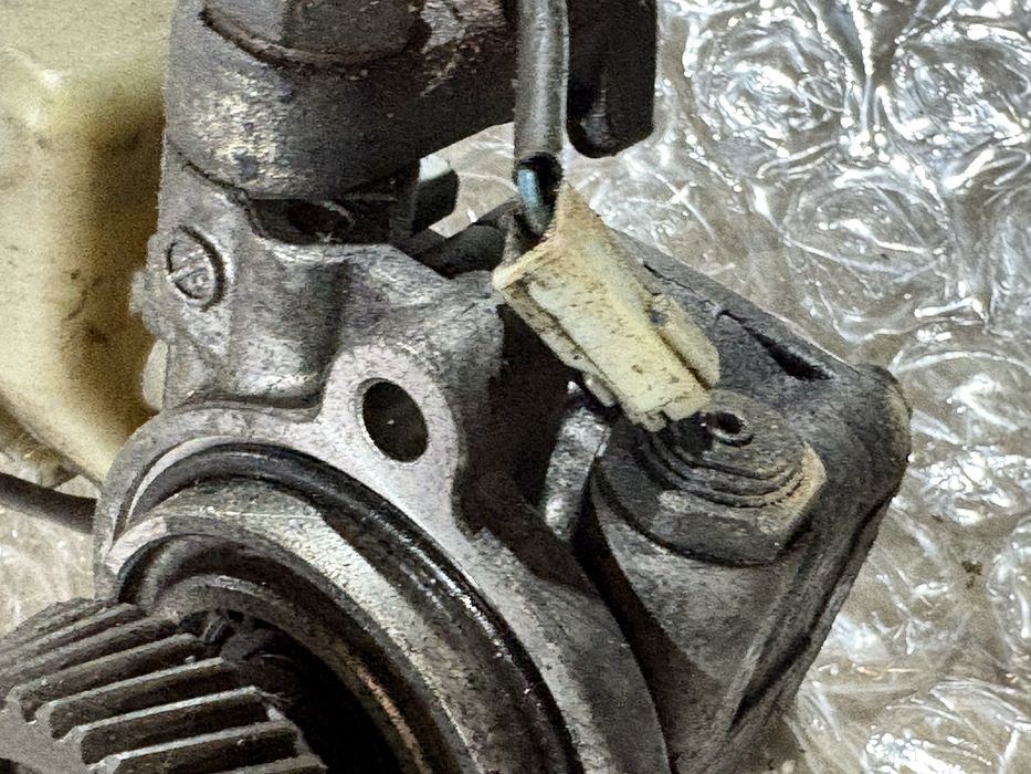 Mazda 5 2.0d 2007 година Хидравлична Помпа