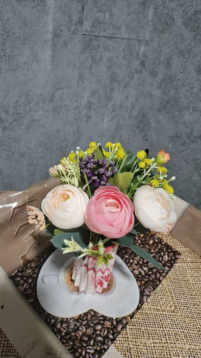 Гипсовые ручные вазы